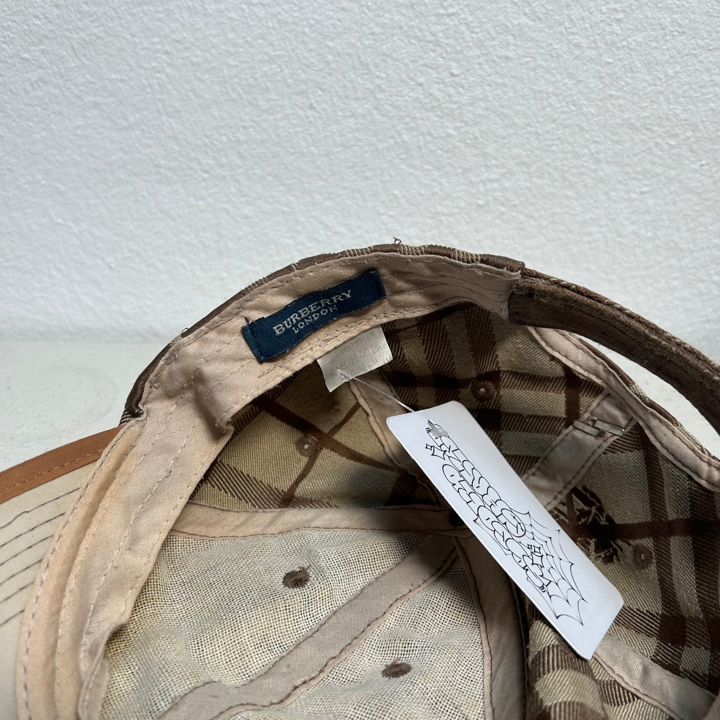 Burberry 90s Nova Check Cap Soft Cotton dark beige