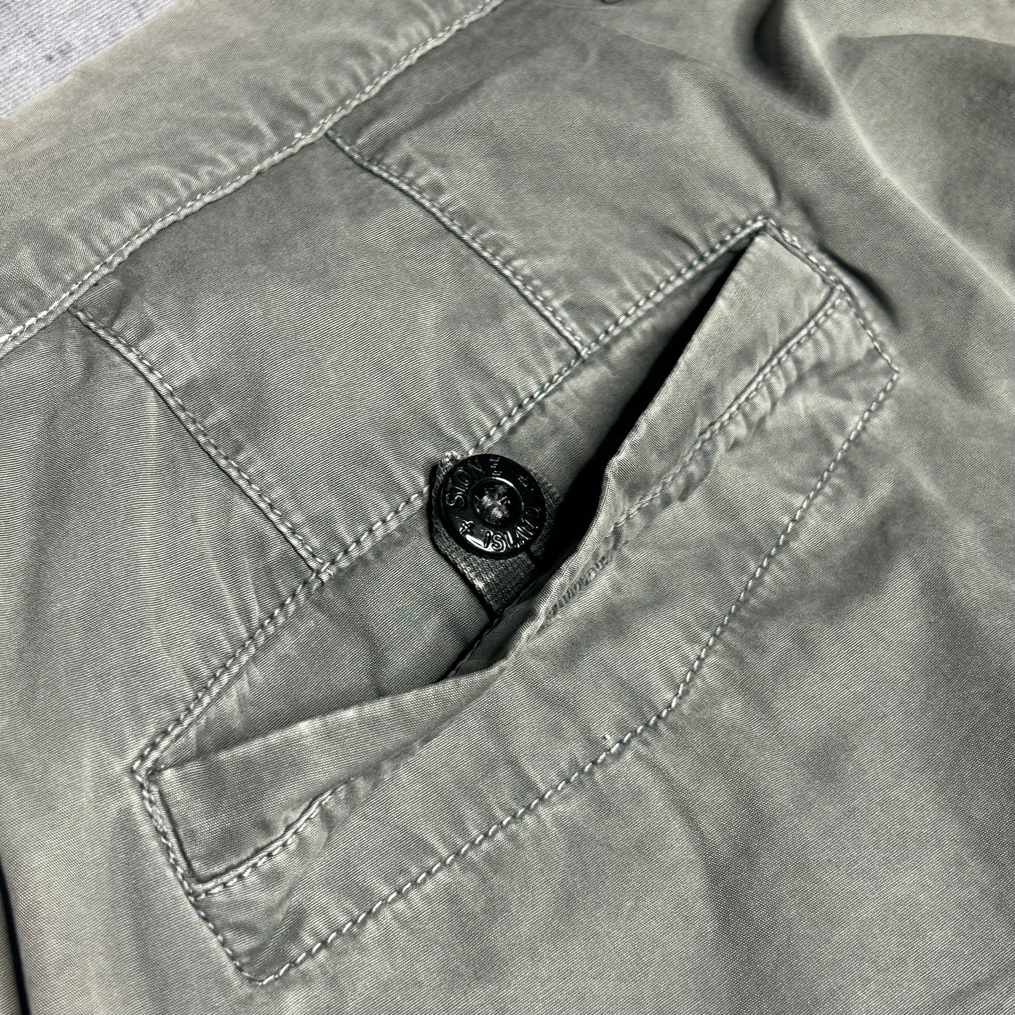 Stone Island Classic Straight Leg Chino Pants (W38)