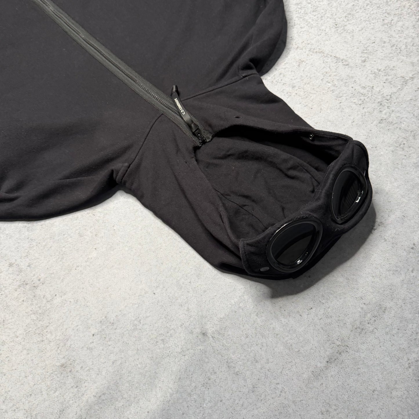 C.P. Company Goggle Full Zip Hoodie black like new (XL)