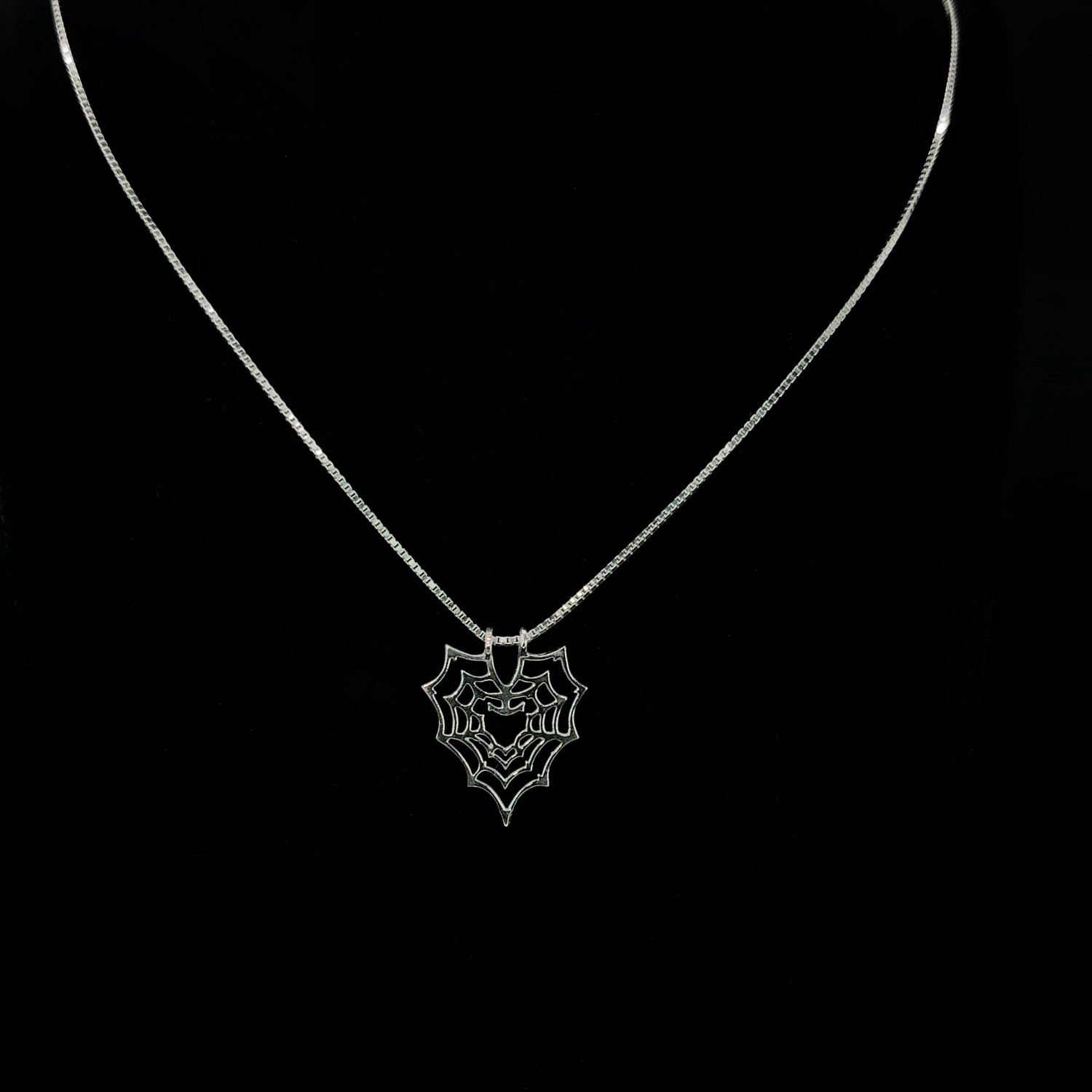 BY SALÓN X SECOND CHANCE