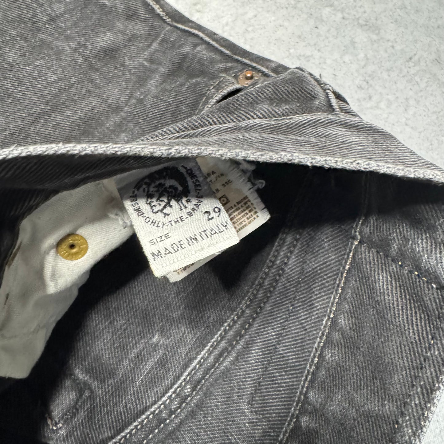 Diesel 2002 Straight Leg Jeans Made in Italy grey (29/32)