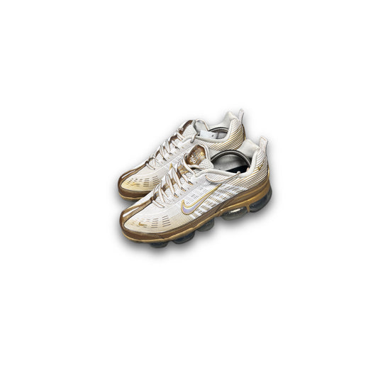 Nike Vapor Max 360 Sneaker gold white