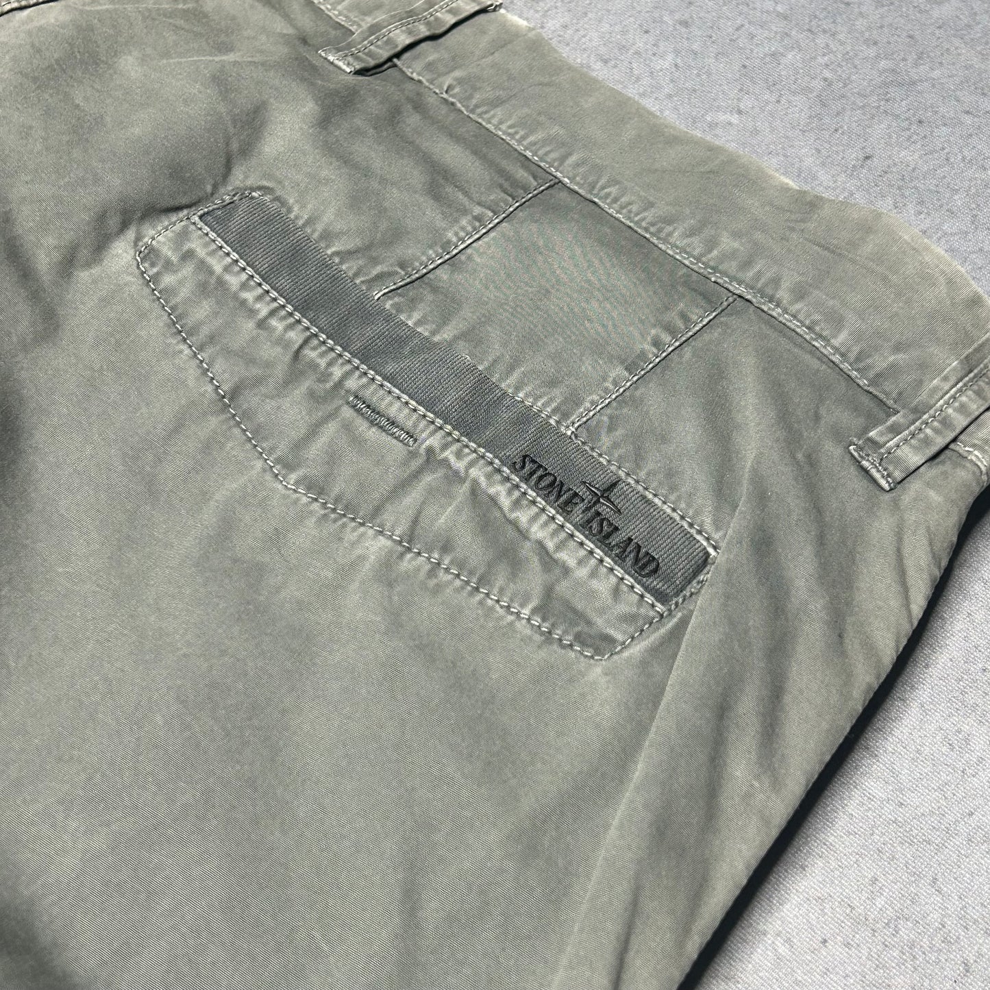 Stone Island Classic Straight Leg Chino Pants (W38)