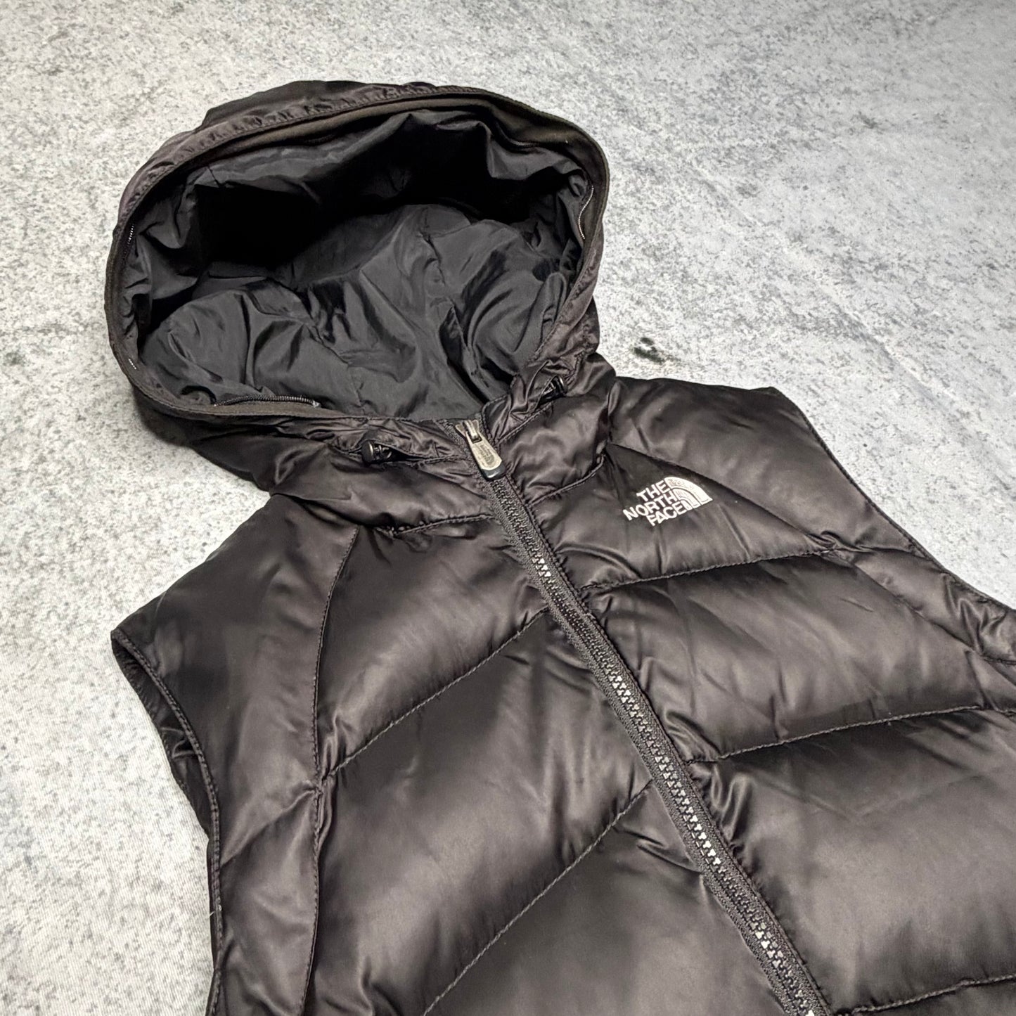 The North Face Nuptse 550 Womens Hooded Puffer Gilet Weste black (S)
