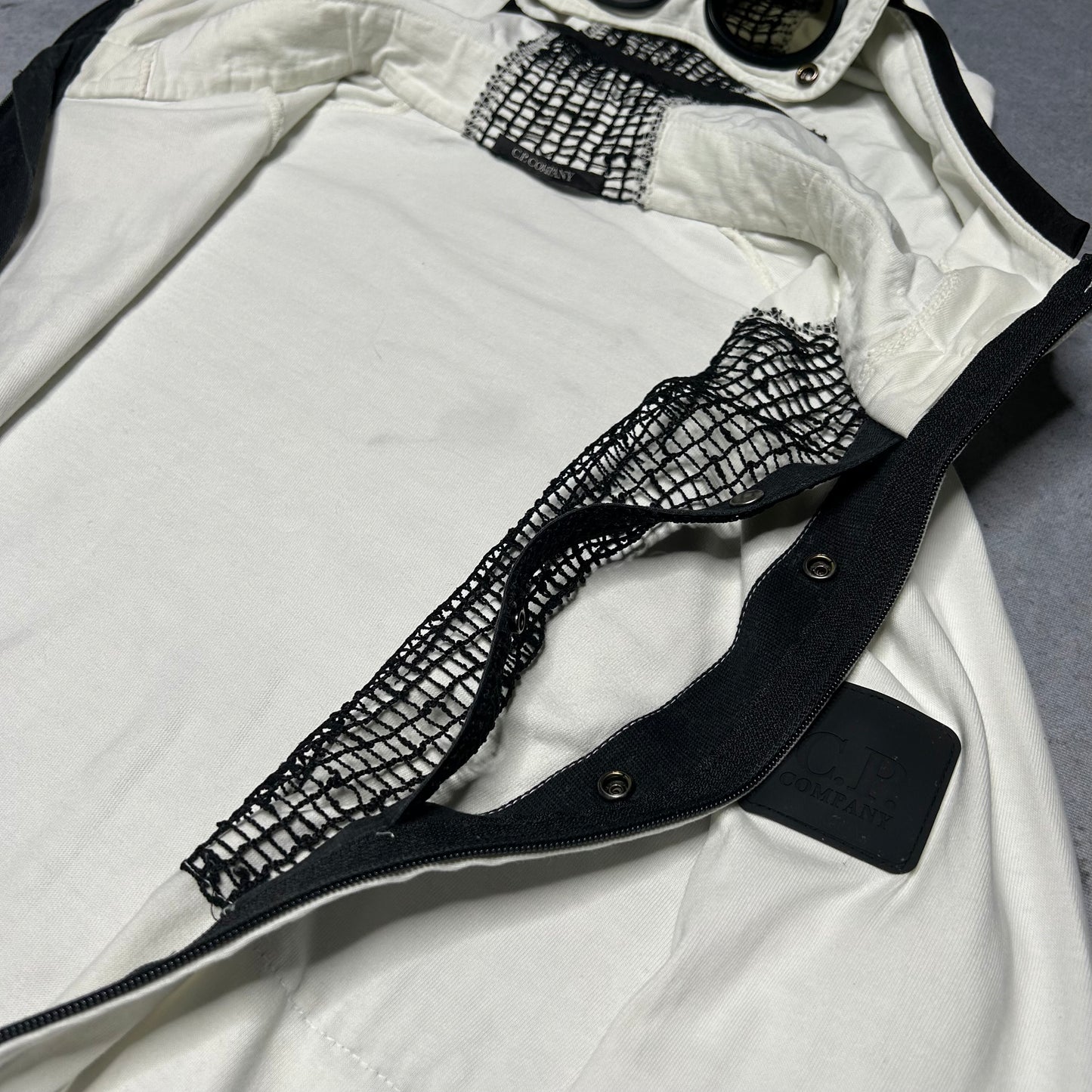 C.P. Company Asia Exclusive Goggle Zip Jacket creme white (fits M)