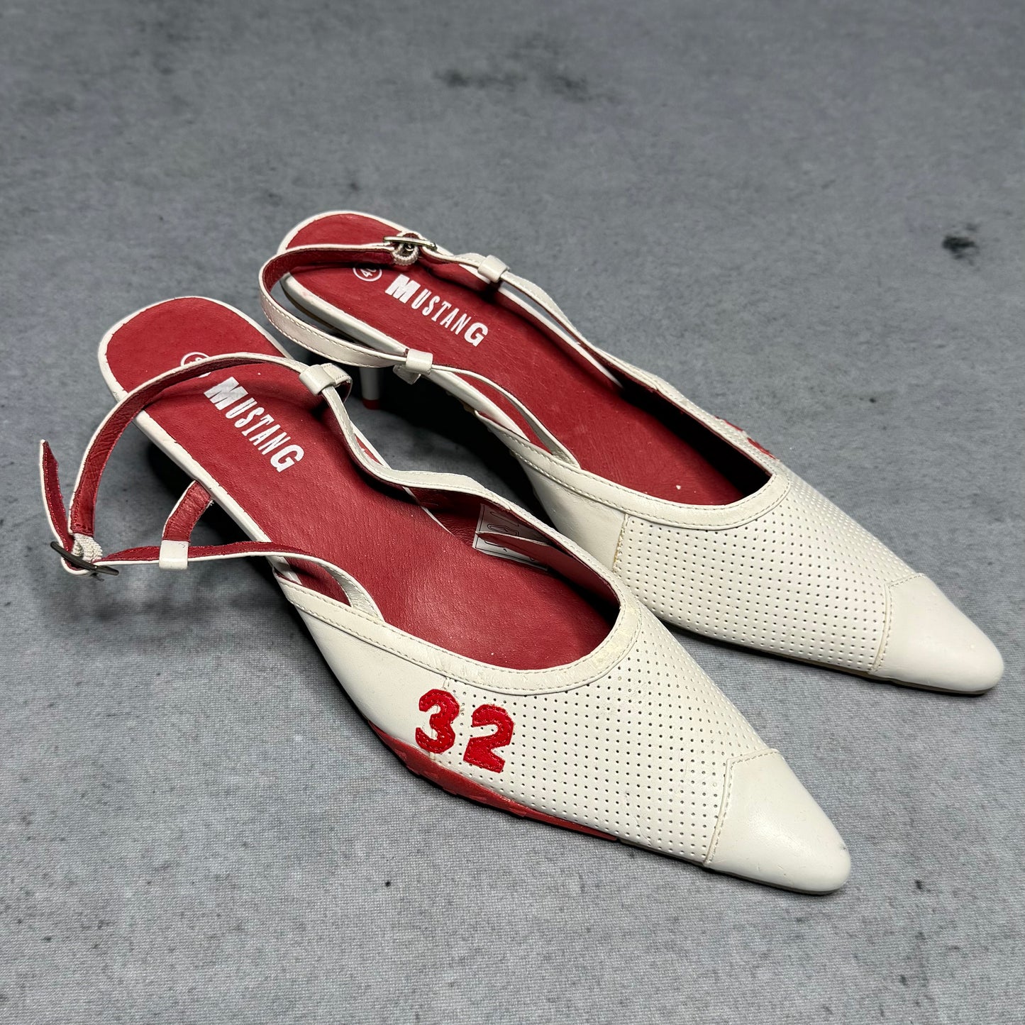 Mustang Vintage Y2K "Racing Style" Pointed Slingback Heels (40)