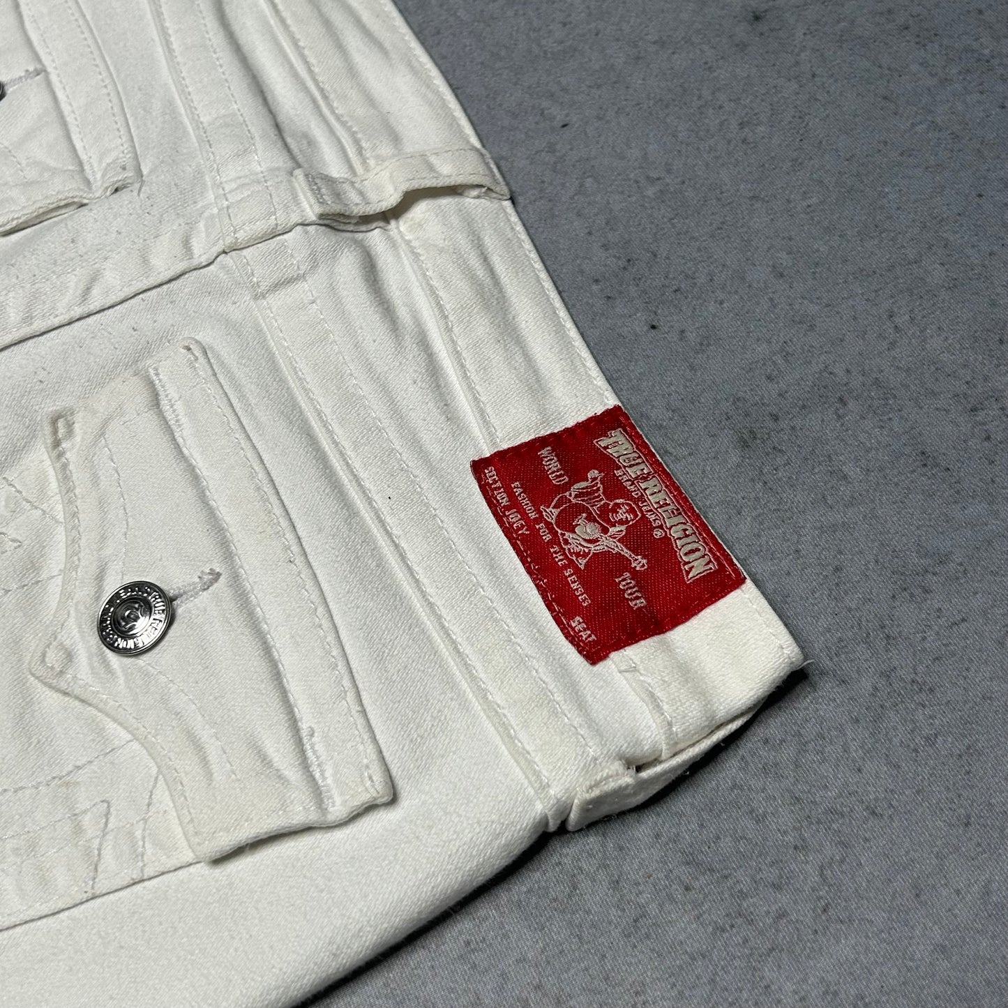 True Religion Vintage 2000s Joey Bootcut Flared Low Waist Jeans all white (27)