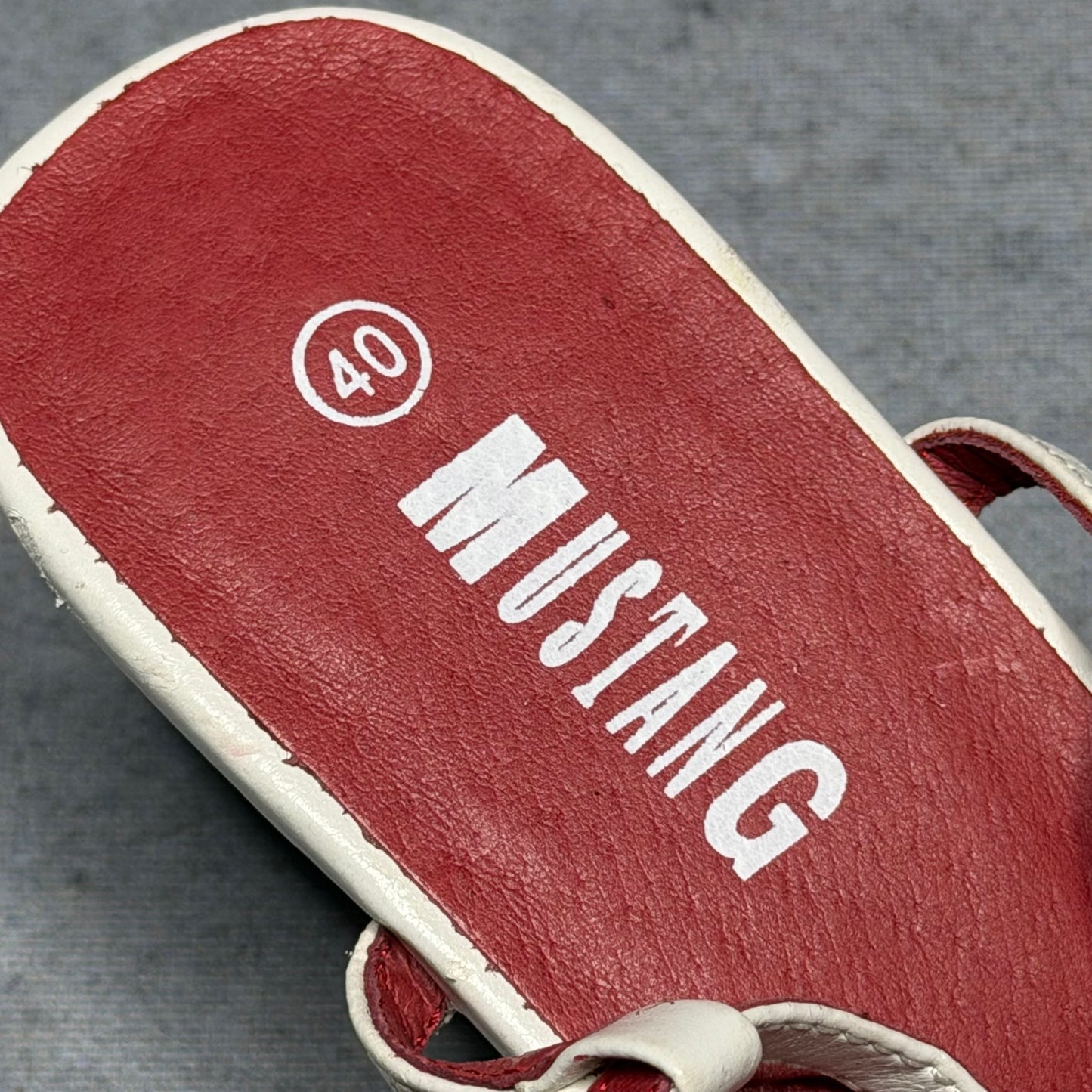 Mustang Vintage Y2K "Racing Style" Pointed Slingback Heels (40)