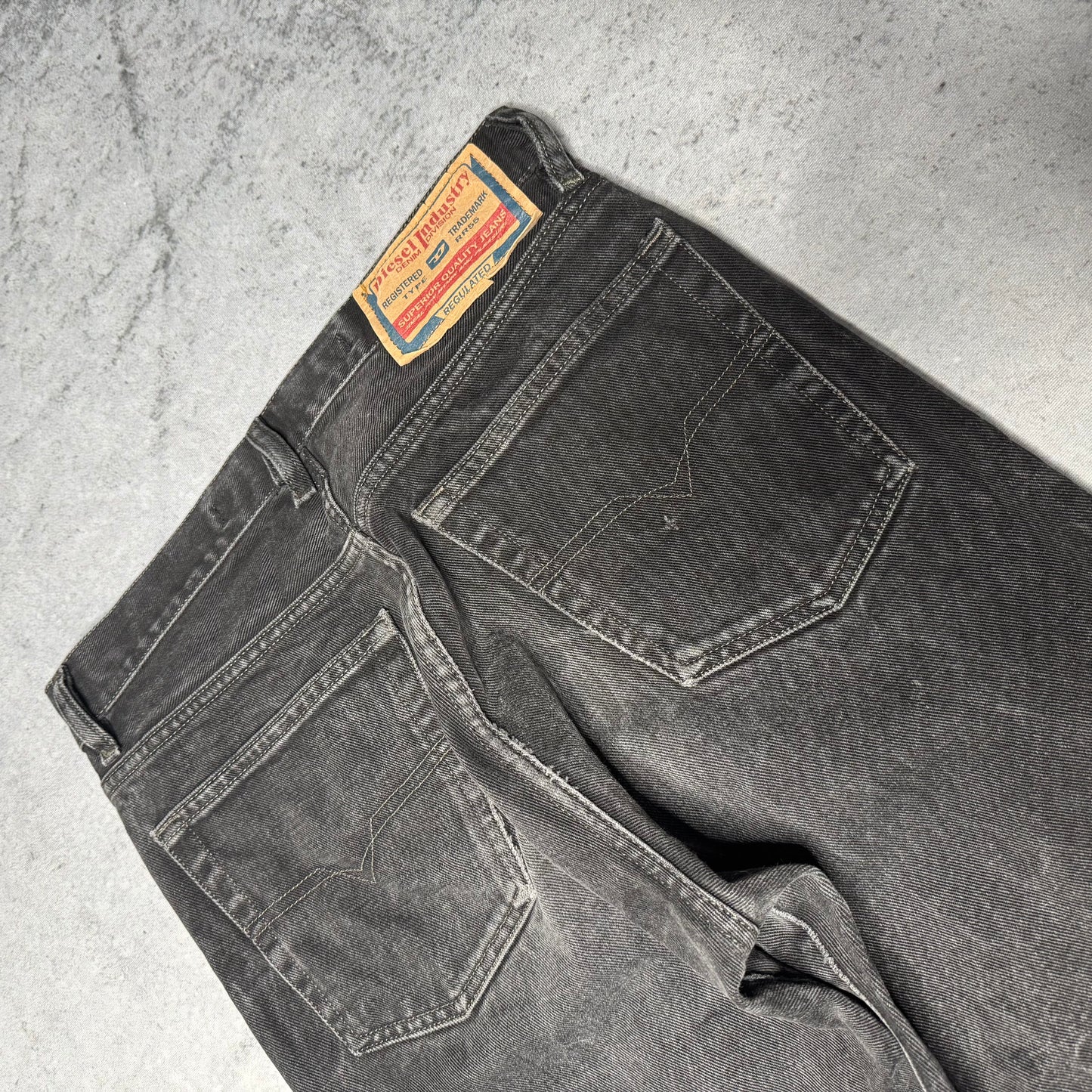 Diesel 2002 Straight Leg Jeans Made in Italy grey (29/32)