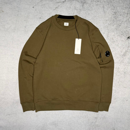 C.P. Company NEW Diagonal Raised Fleece Crewneck Lens Sweatshirt olive (L)