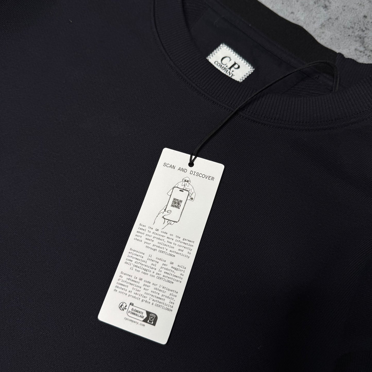 C.P. Company NEW Diagonal Raised Fleece Crewneck Lens Sweatshirt navy blue (L)