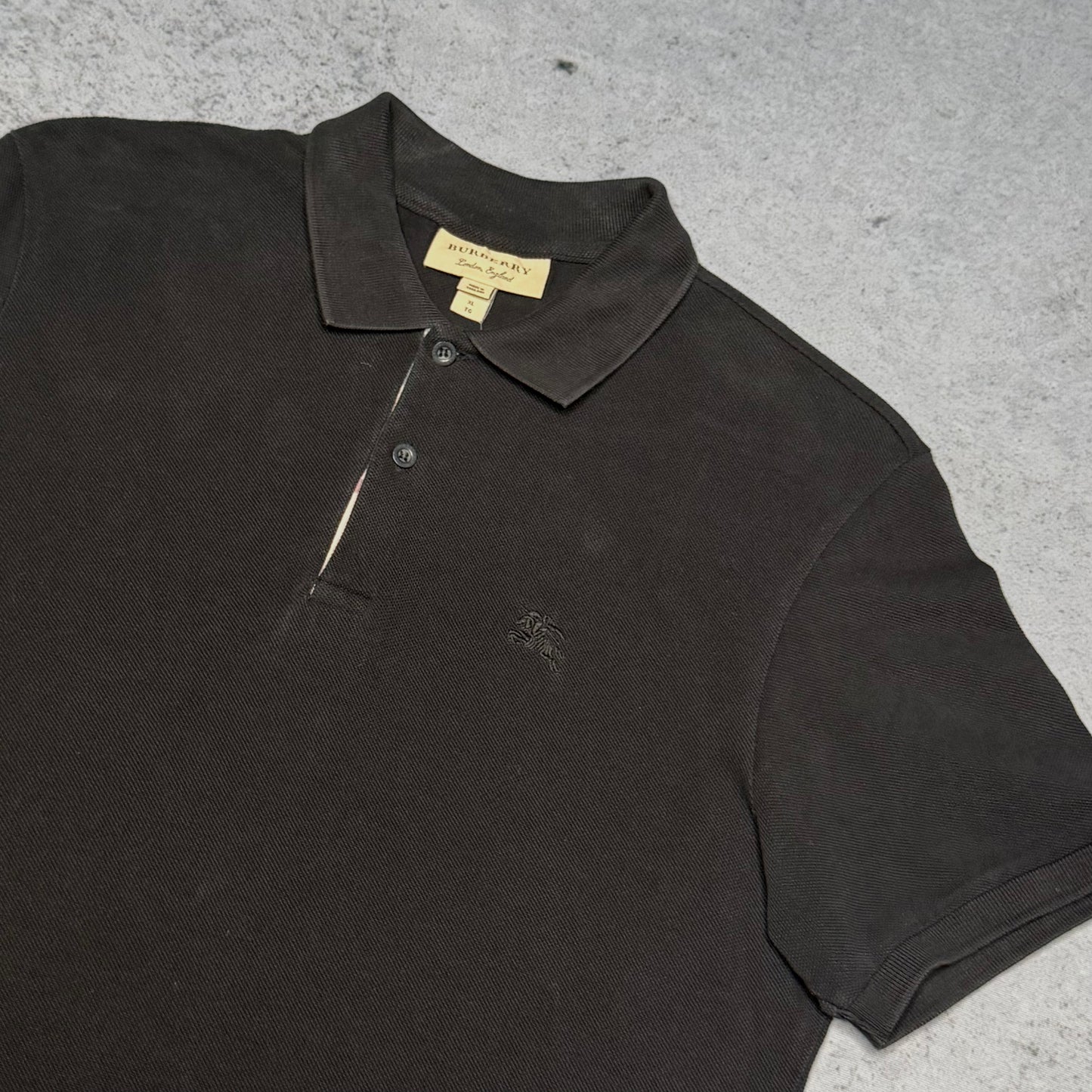 Burberry Polo Shirt black w/ Nova Check lining collar (fits L)
